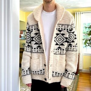 Men’s Lucky Brand sherpa cardigan. Size medium. Excellent condition.